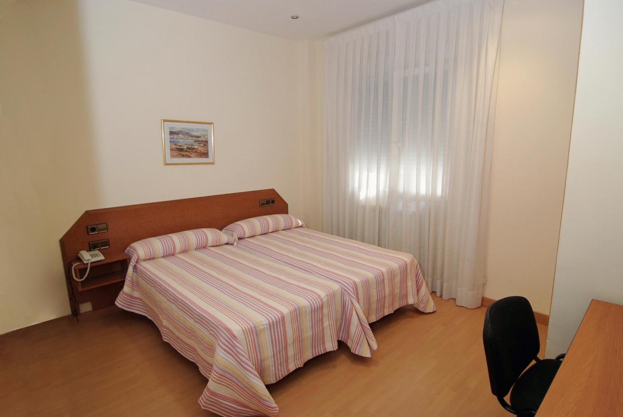 Hostal Cataluna ซาราโกซา ภายนอก รูปภาพ