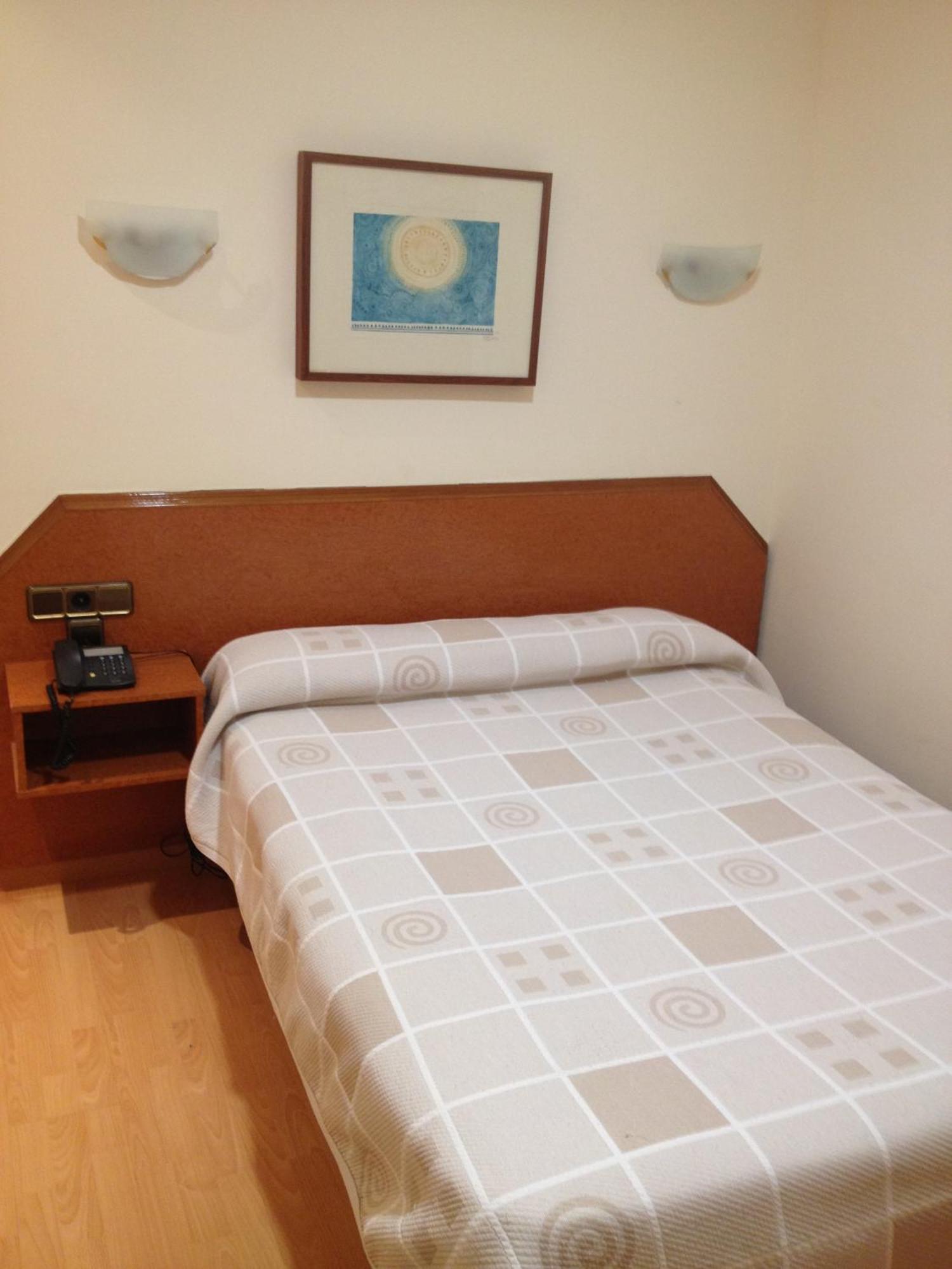 Hostal Cataluna ซาราโกซา ภายนอก รูปภาพ