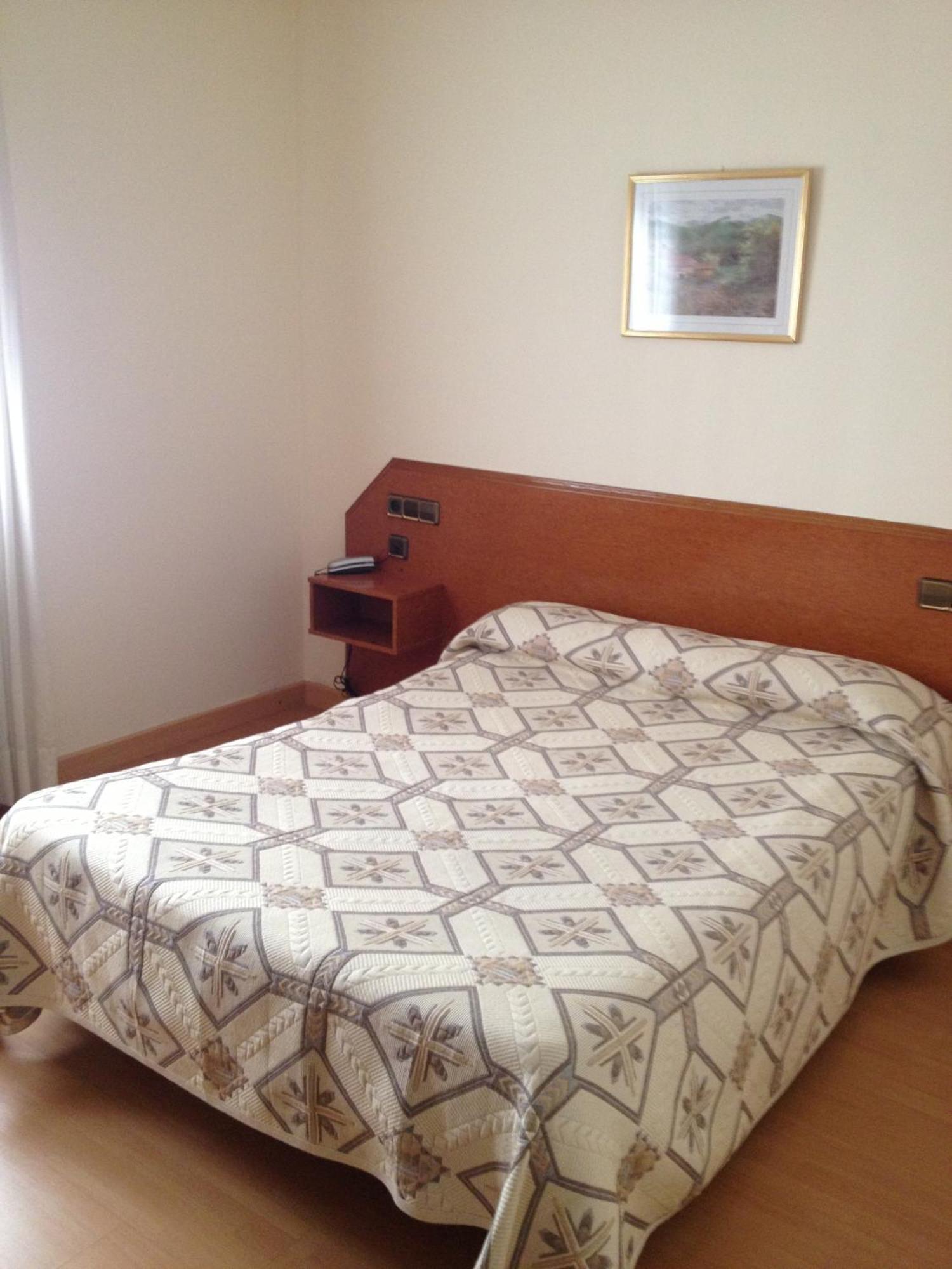 Hostal Cataluna ซาราโกซา ภายนอก รูปภาพ