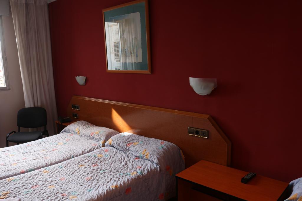 Hostal Cataluna ซาราโกซา ภายนอก รูปภาพ