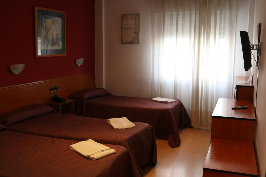 Hostal Cataluna ซาราโกซา ภายนอก รูปภาพ