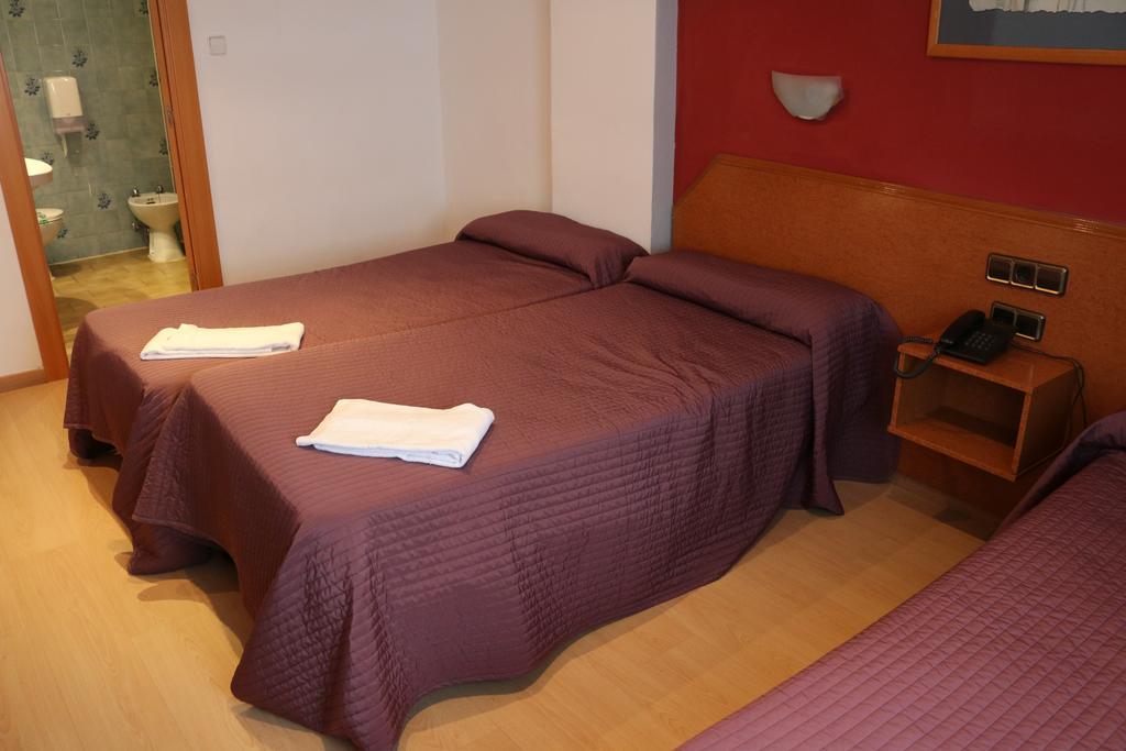 Hostal Cataluna ซาราโกซา ภายนอก รูปภาพ