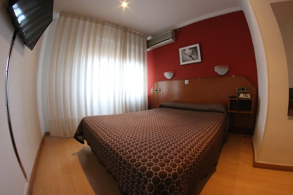 Hostal Cataluna ซาราโกซา ภายนอก รูปภาพ