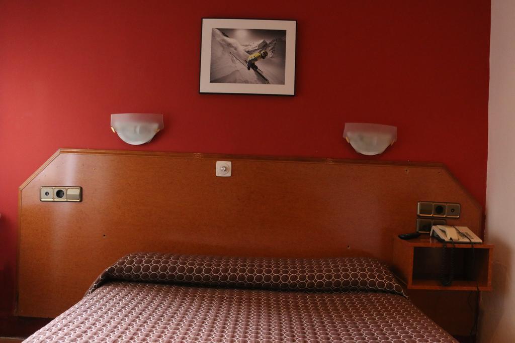 Hostal Cataluna ซาราโกซา ภายนอก รูปภาพ