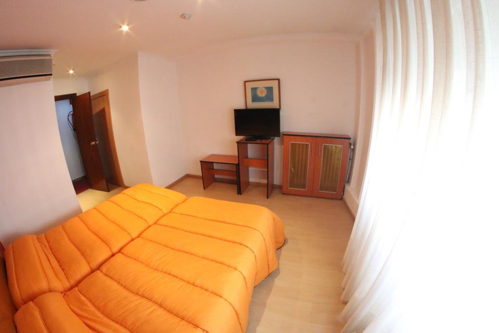 Hostal Cataluna ซาราโกซา ภายนอก รูปภาพ