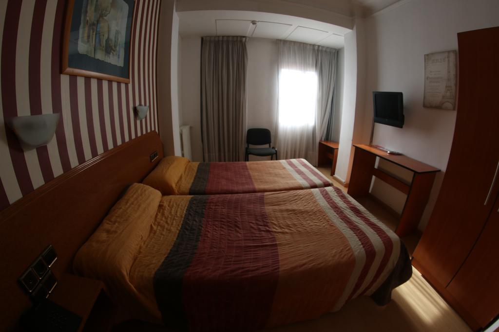 Hostal Cataluna ซาราโกซา ภายนอก รูปภาพ