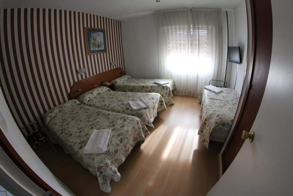 Hostal Cataluna ซาราโกซา ภายนอก รูปภาพ