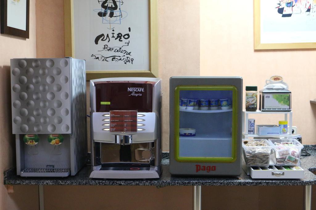 Hostal Cataluna ซาราโกซา ภายนอก รูปภาพ
